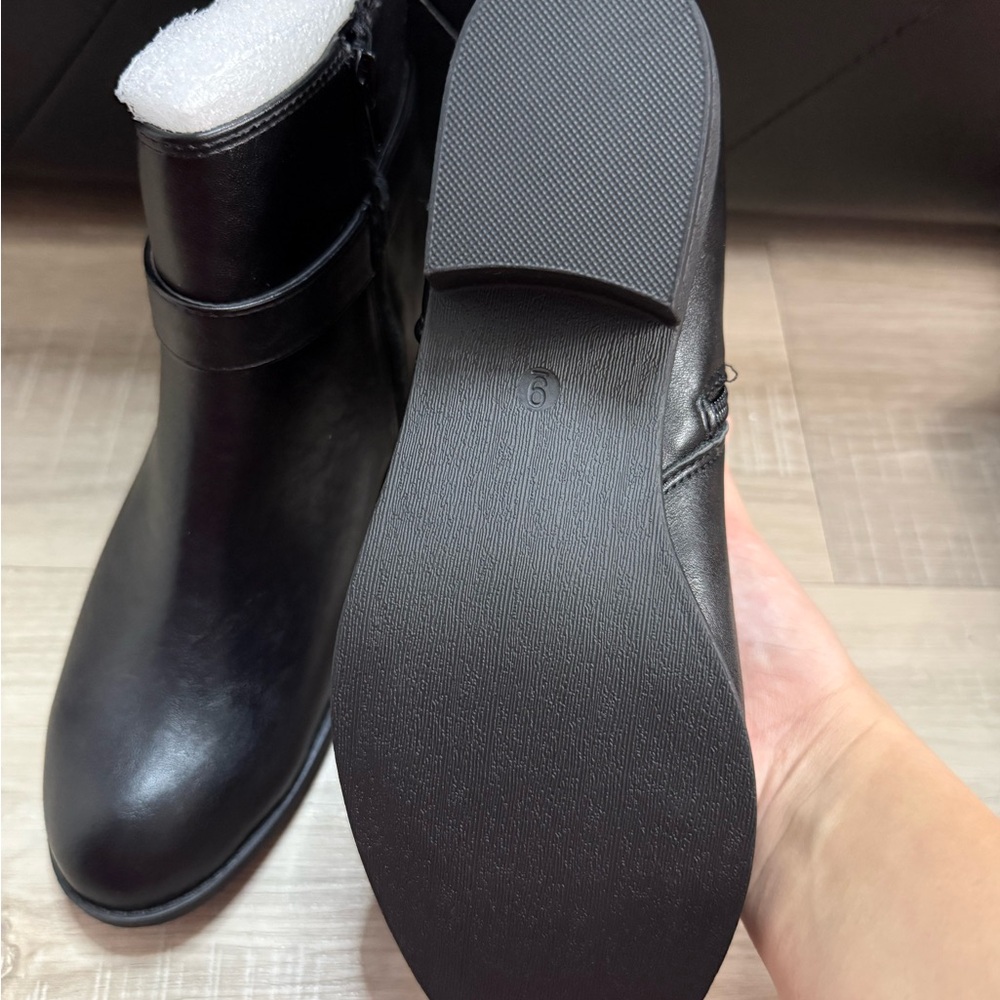 Journee Collection Black Ankle Boots - Picture 4 of 6